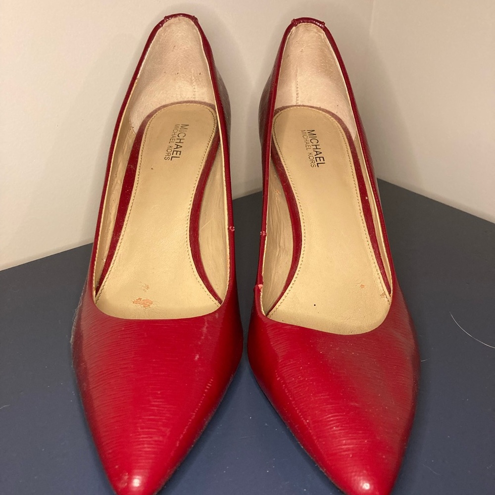 michael kors red pumps